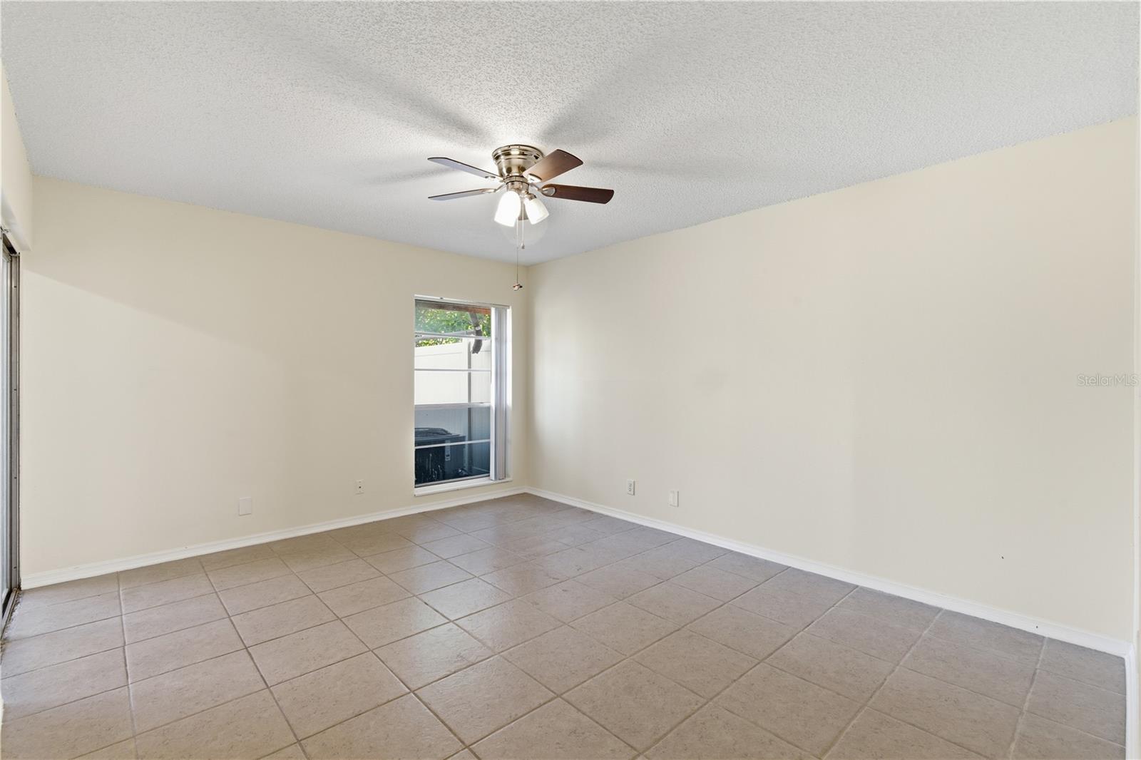 2058 SUNSET POINT RD #15, CLEARWATER, FL, 33765