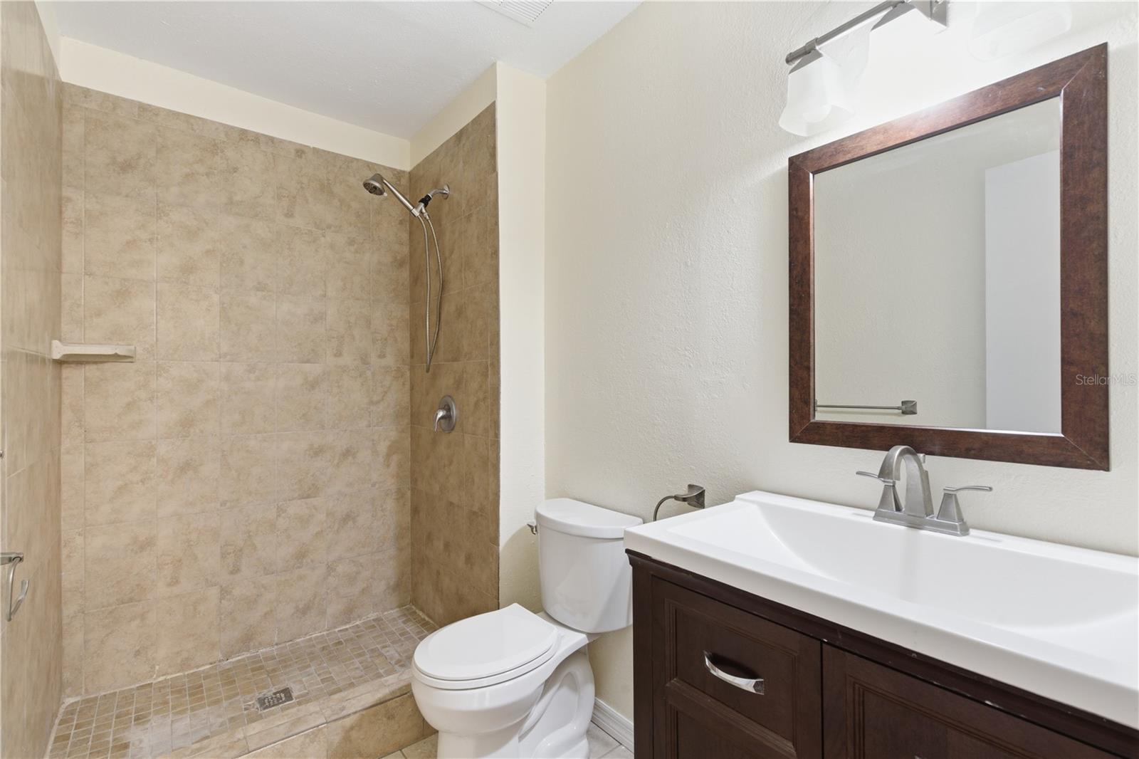 2058 SUNSET POINT RD #15, CLEARWATER, FL, 33765