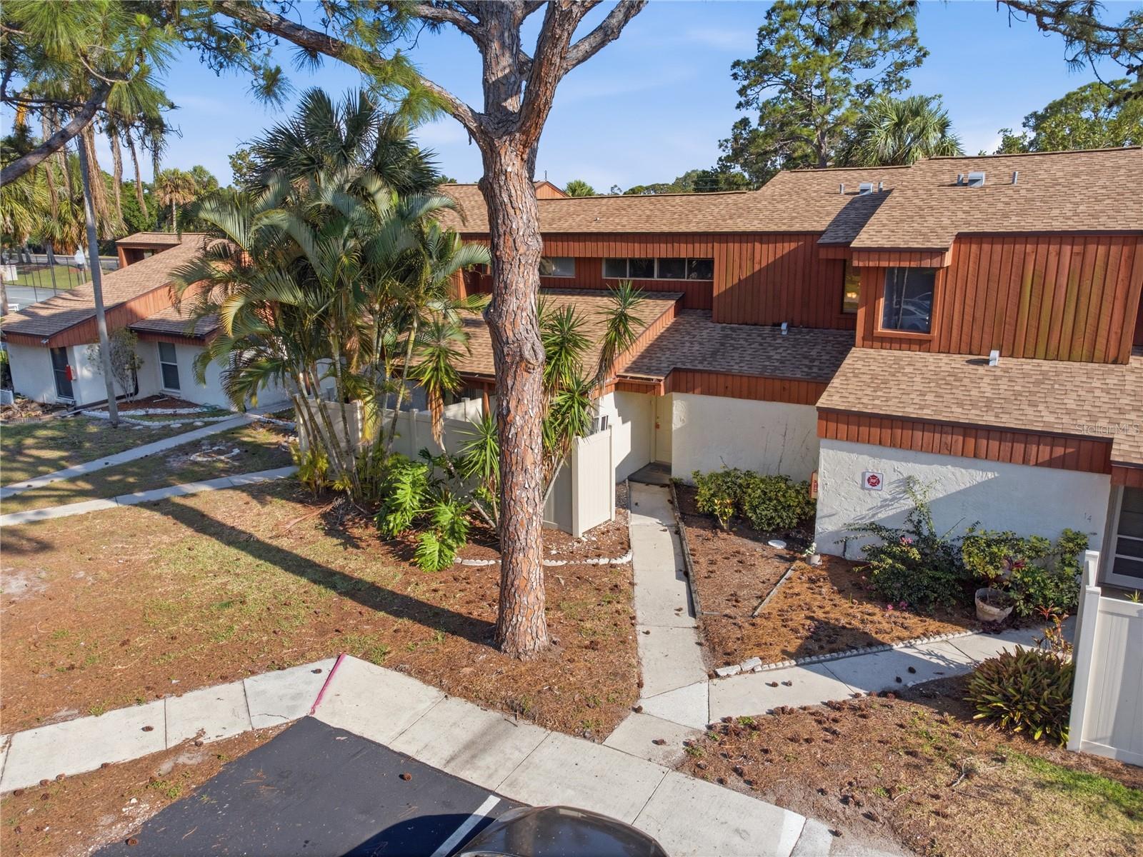 2058 SUNSET POINT RD #15, CLEARWATER, FL, 33765