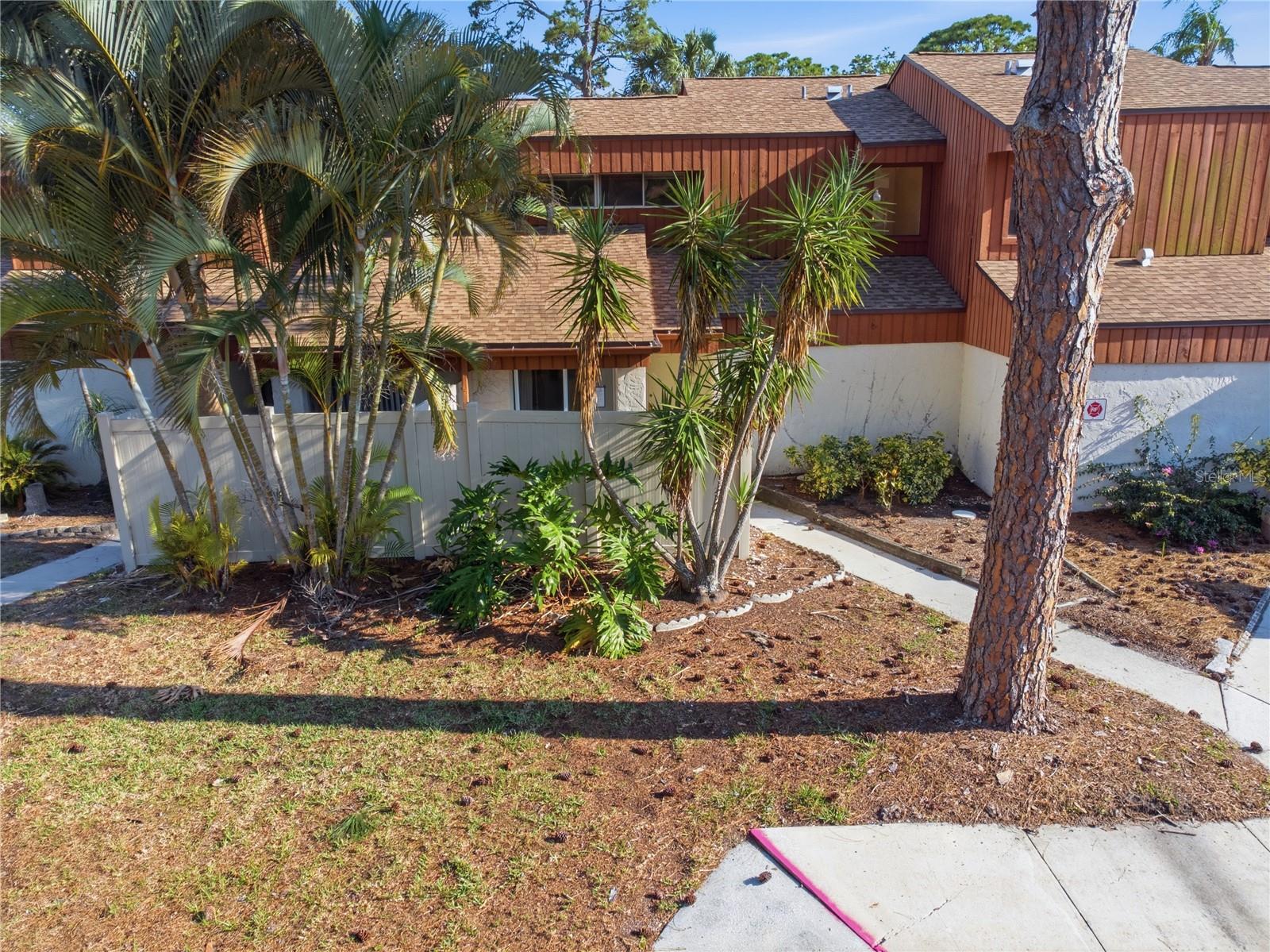 2058 SUNSET POINT RD #15, CLEARWATER, FL, 33765