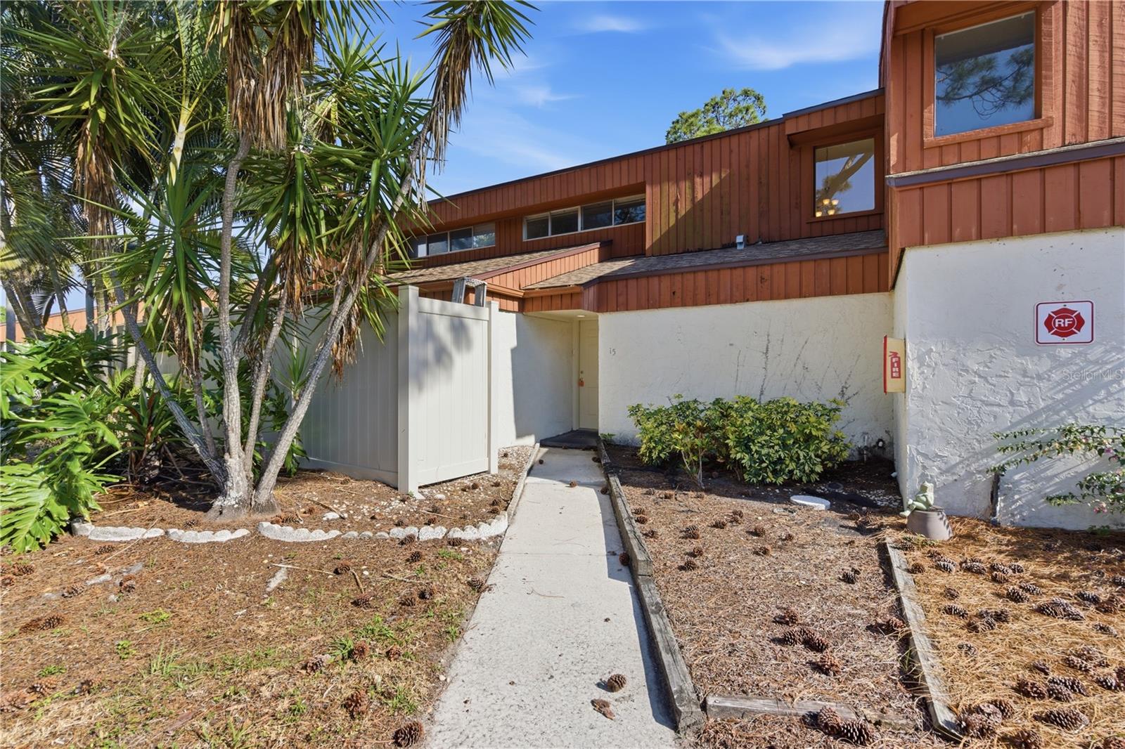 2058 SUNSET POINT RD #15, CLEARWATER, FL, 33765