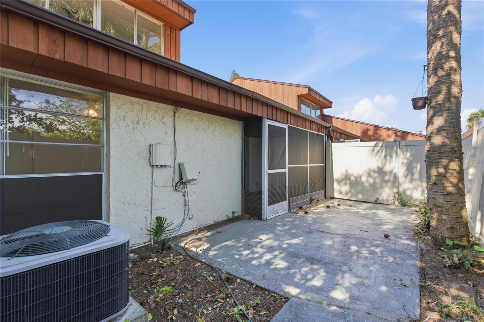2058 SUNSET POINT RD #15, CLEARWATER, FL, 33765