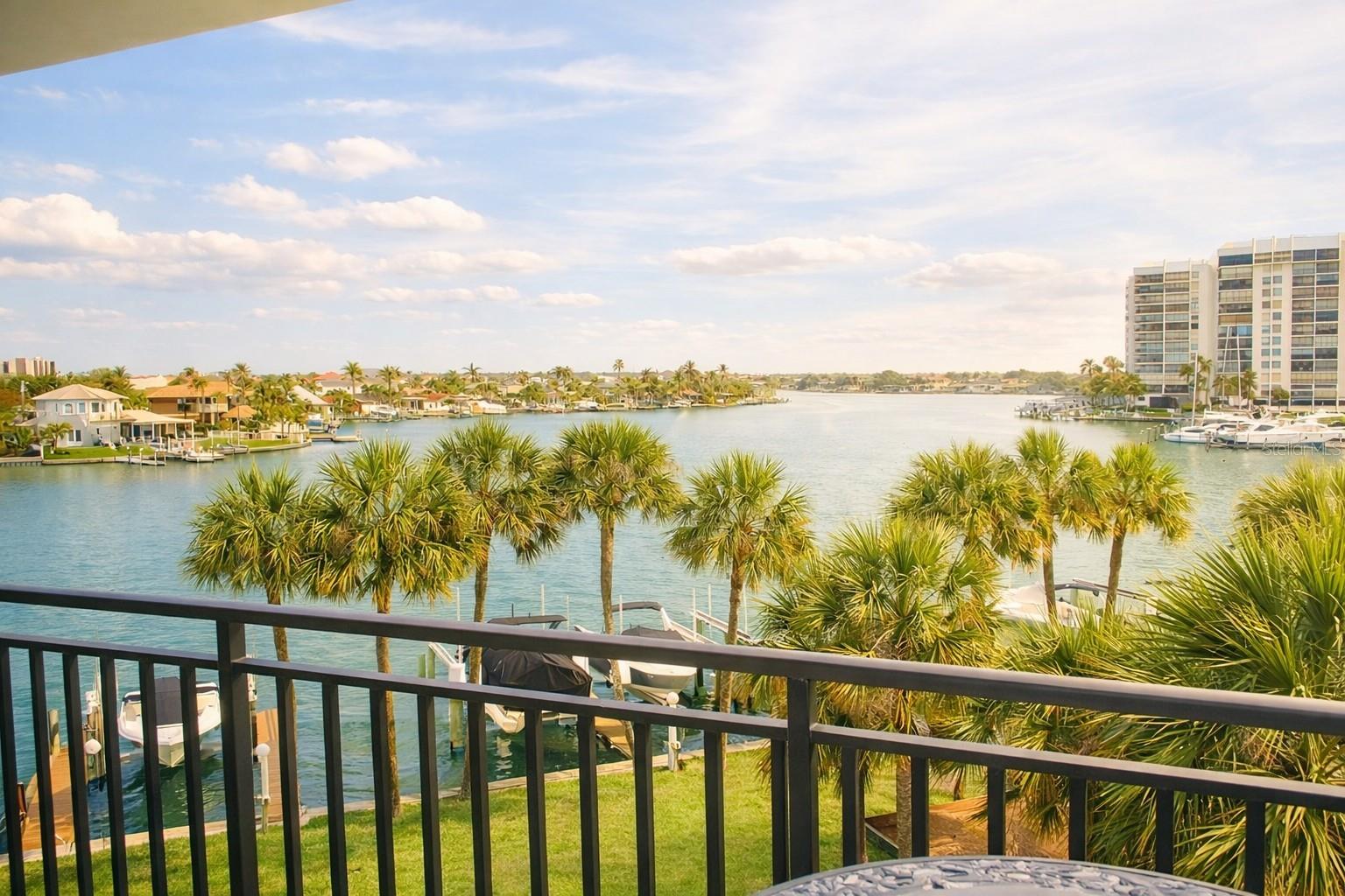 9825 HARRELL AVE #404, TREASURE ISLAND, FL, 33706