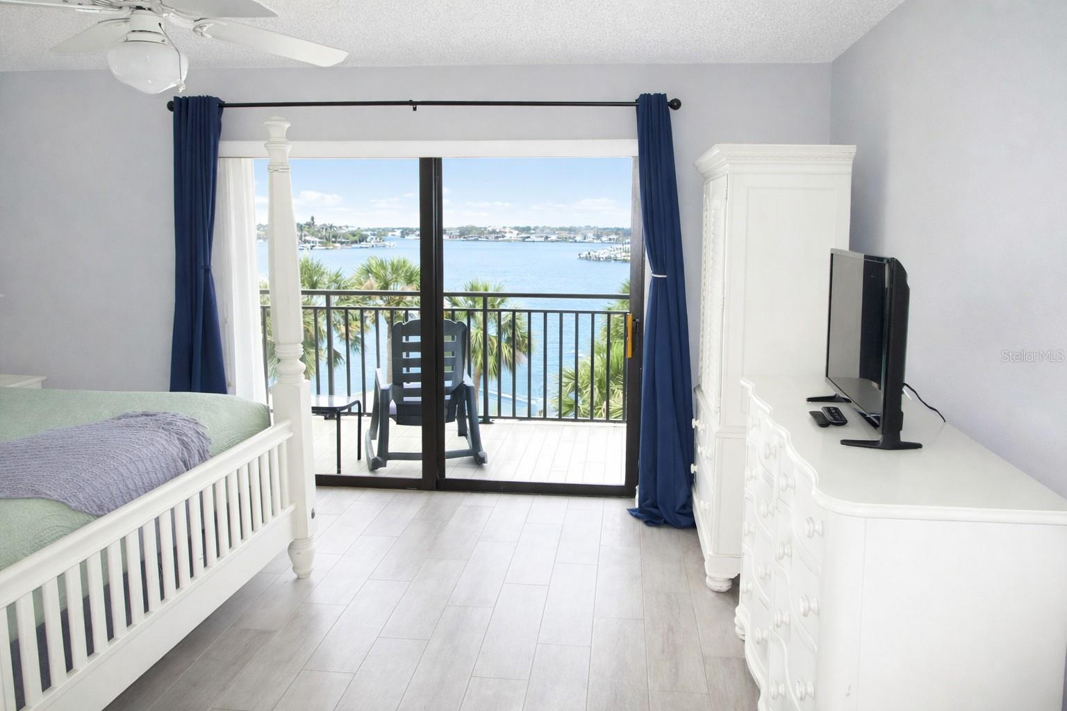 9825 HARRELL AVE #404, TREASURE ISLAND, FL, 33706
