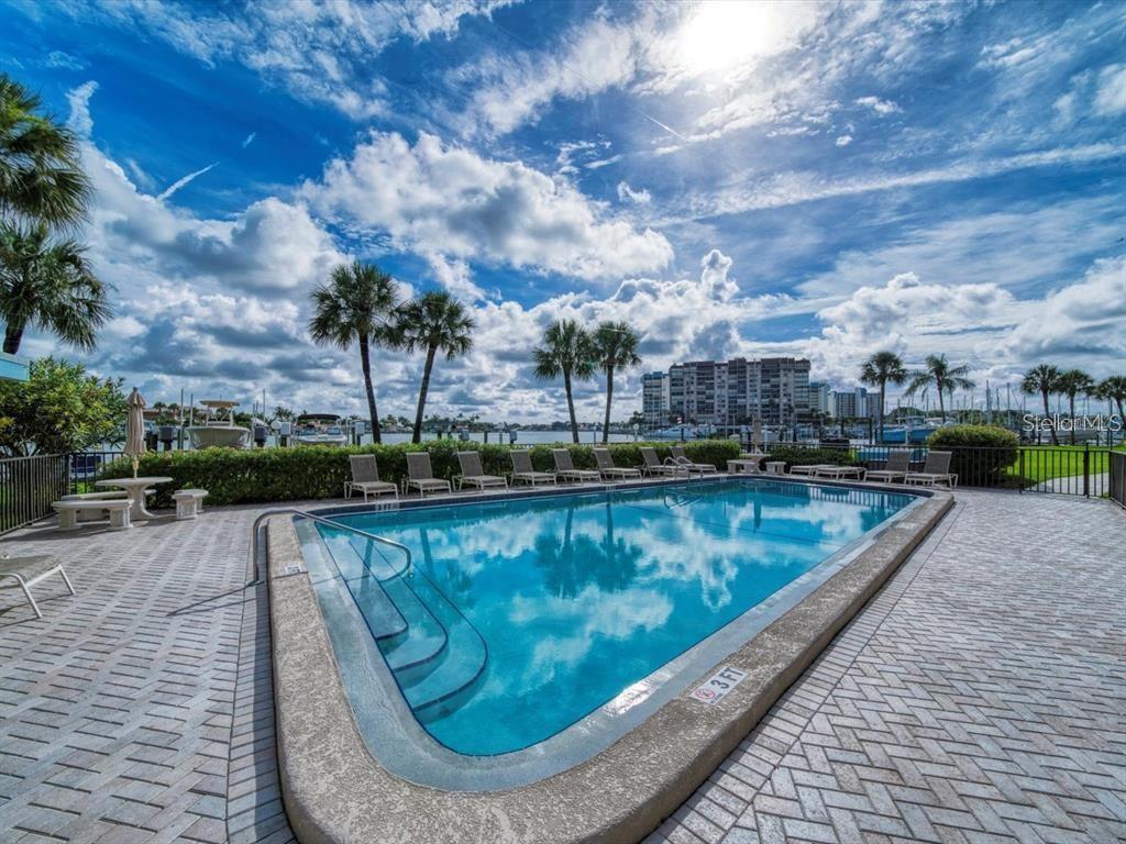 9825 HARRELL AVE #404, TREASURE ISLAND, FL, 33706