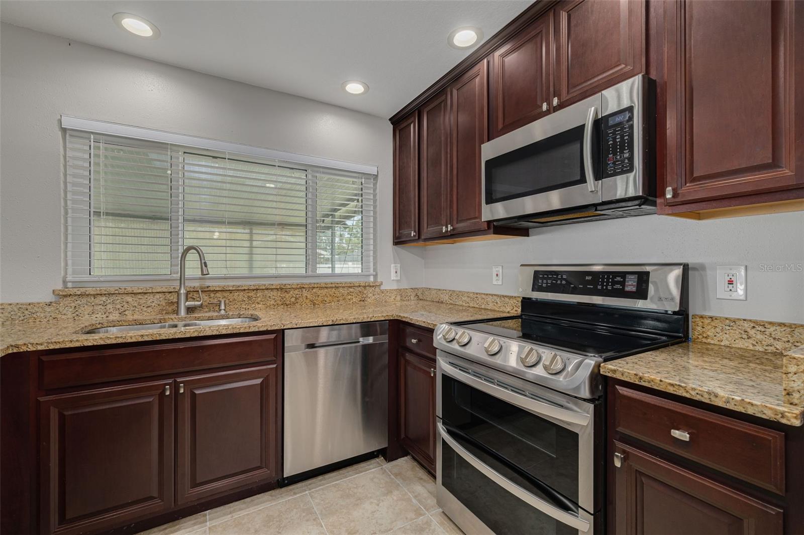 870 16TH LN, PALM HARBOR, FL, 34683