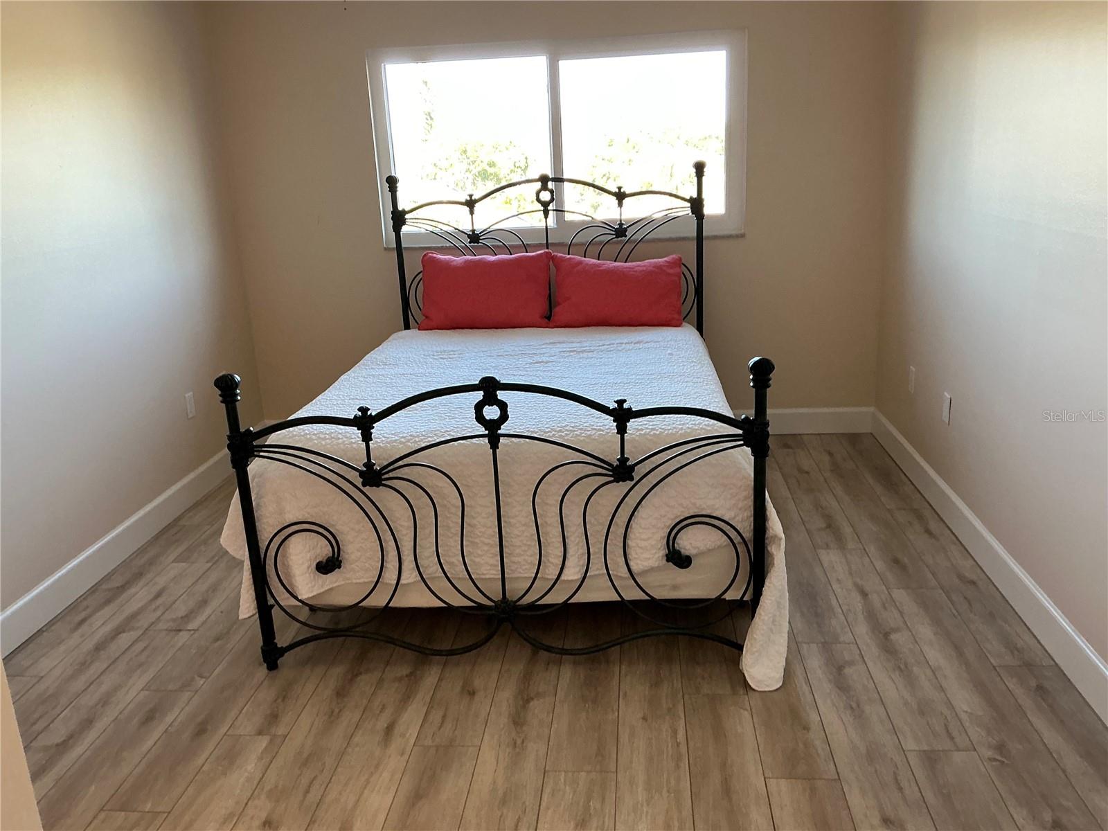 1860 MASSACHUSETTS AVE NE #311, ST PETERSBURG, FL, 33703