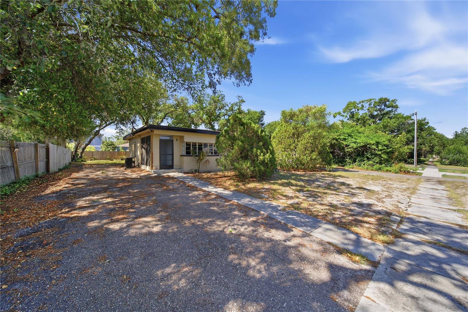 831 GRAND CENTRAL ST, CLEARWATER, FL, 33756