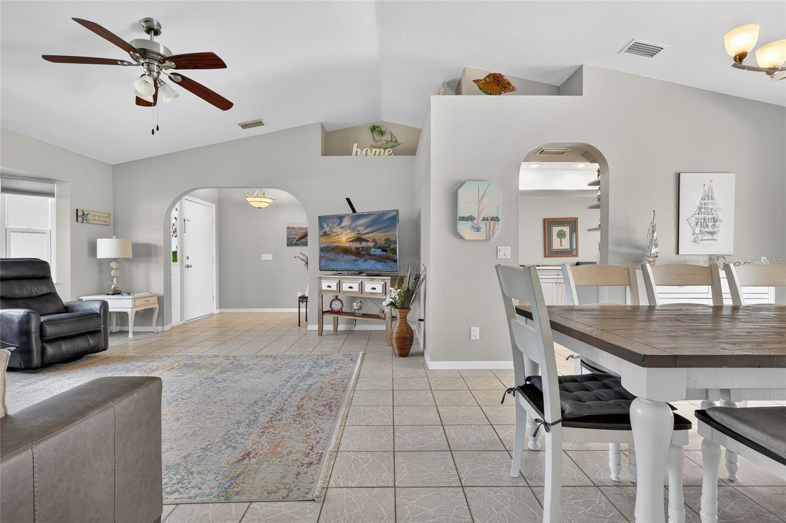 881 RIVIERA LN NW, PORT CHARLOTTE, FL, 33948