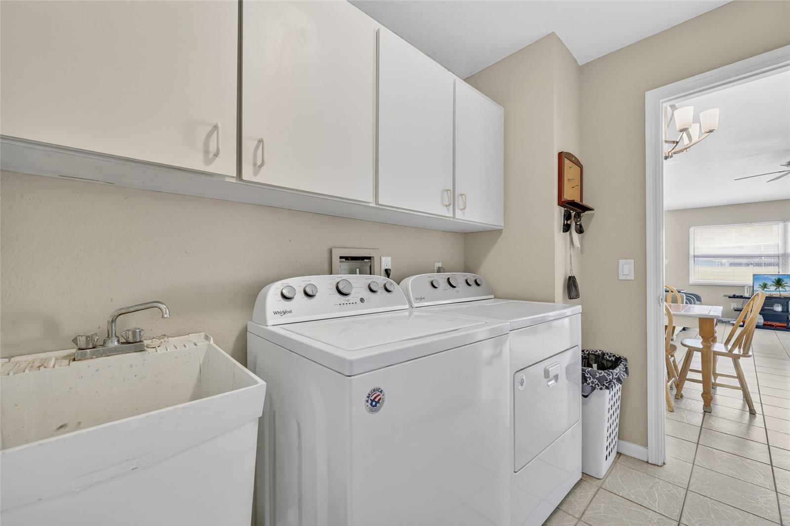 881 RIVIERA LN NW, PORT CHARLOTTE, FL, 33948