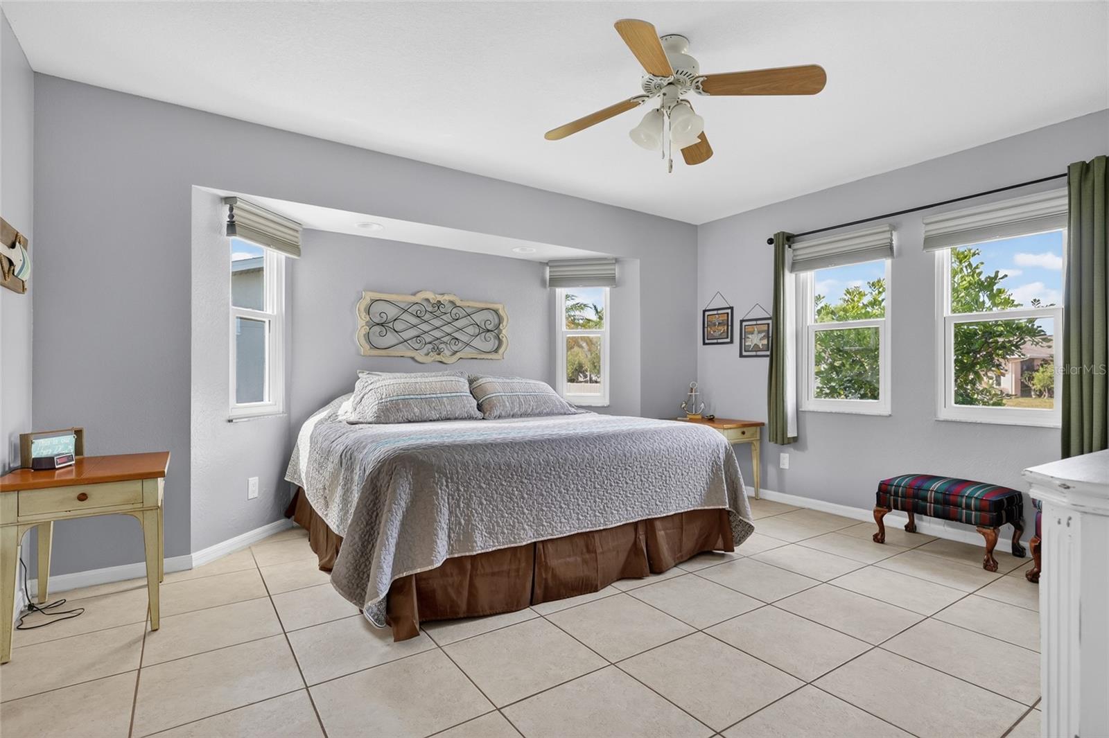 881 RIVIERA LN NW, PORT CHARLOTTE, FL, 33948
