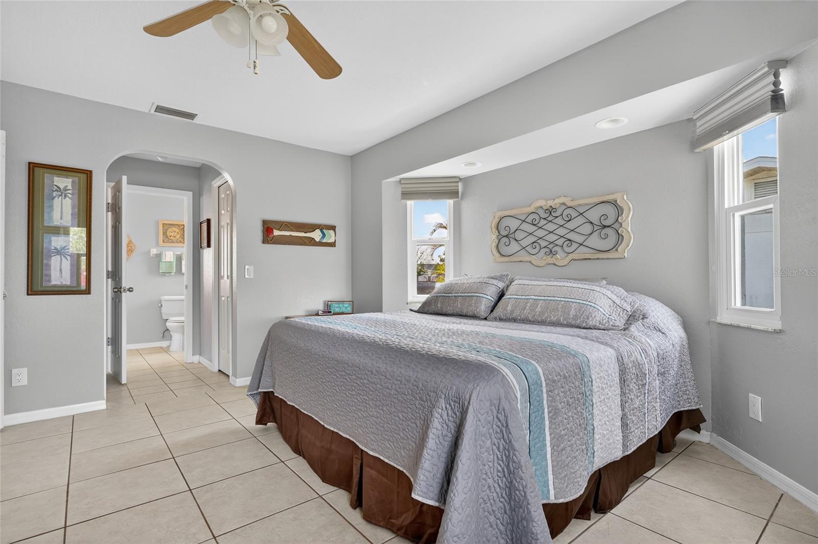 881 RIVIERA LN NW, PORT CHARLOTTE, FL, 33948