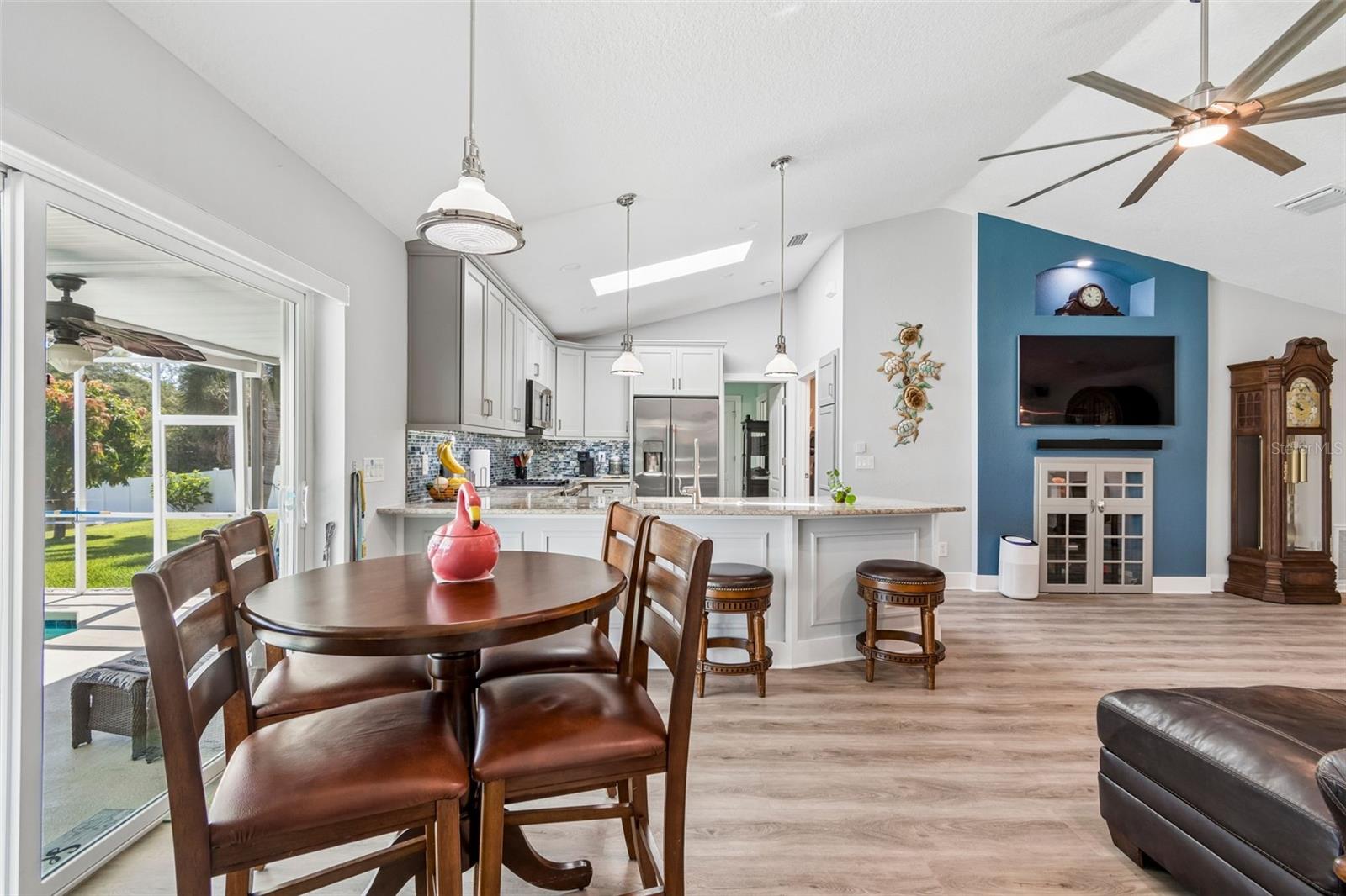 403 FLAMINGO DR, APOLLO BEACH, FL, 33572