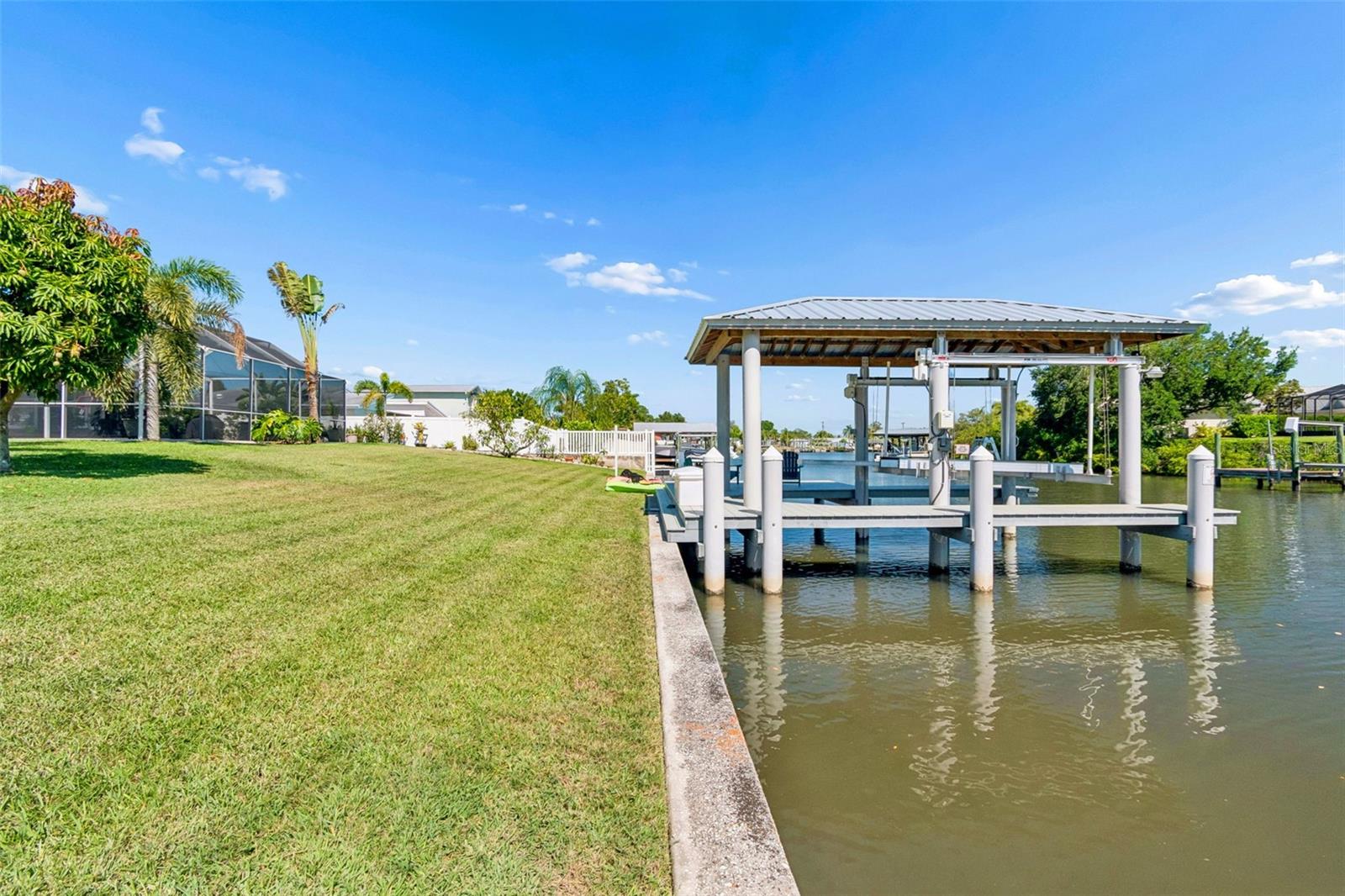 403 FLAMINGO DR, APOLLO BEACH, FL, 33572