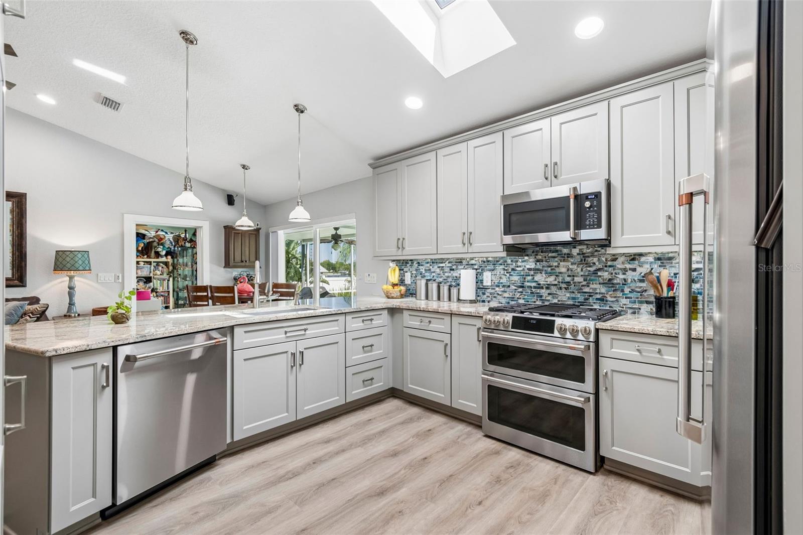 403 FLAMINGO DR, APOLLO BEACH, FL, 33572
