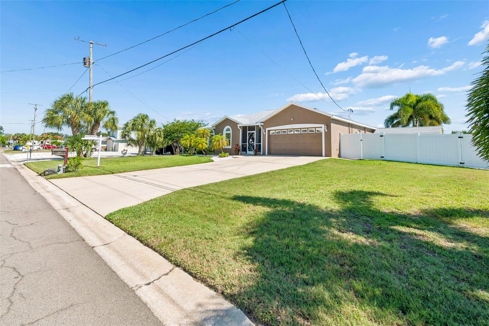 403 FLAMINGO DR, APOLLO BEACH, FL, 33572
