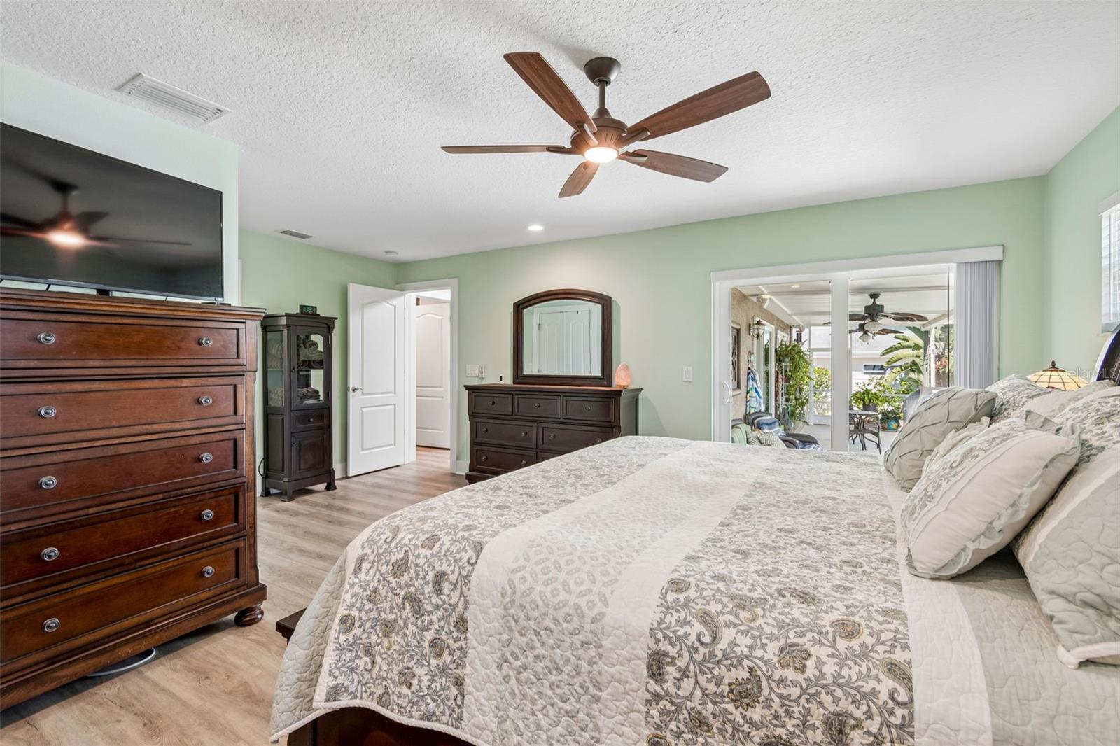 403 FLAMINGO DR, APOLLO BEACH, FL, 33572