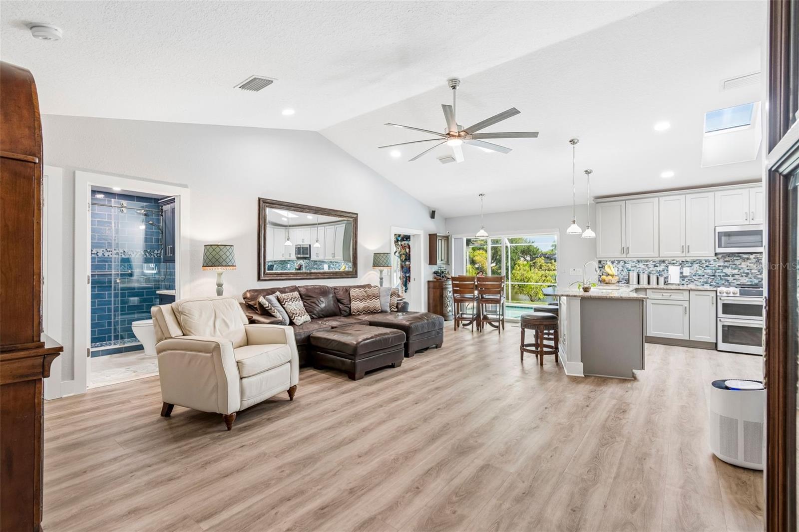 403 FLAMINGO DR, APOLLO BEACH, FL, 33572
