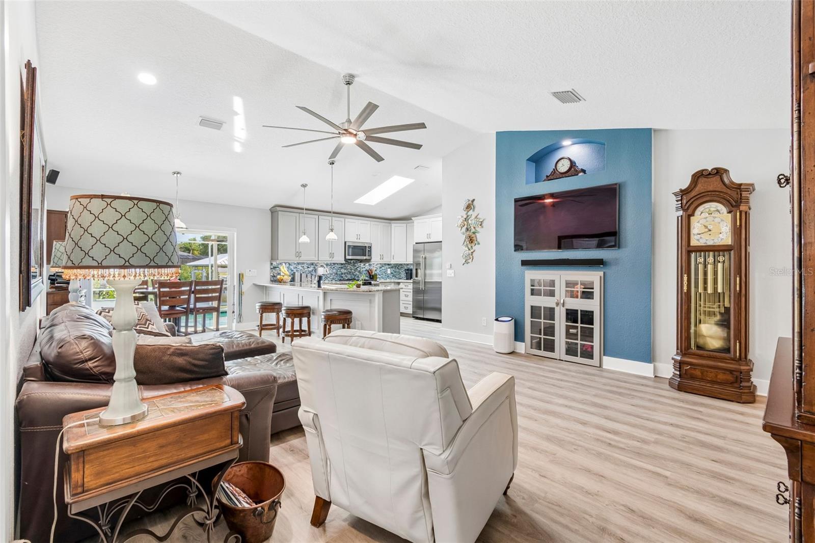 403 FLAMINGO DR, APOLLO BEACH, FL, 33572