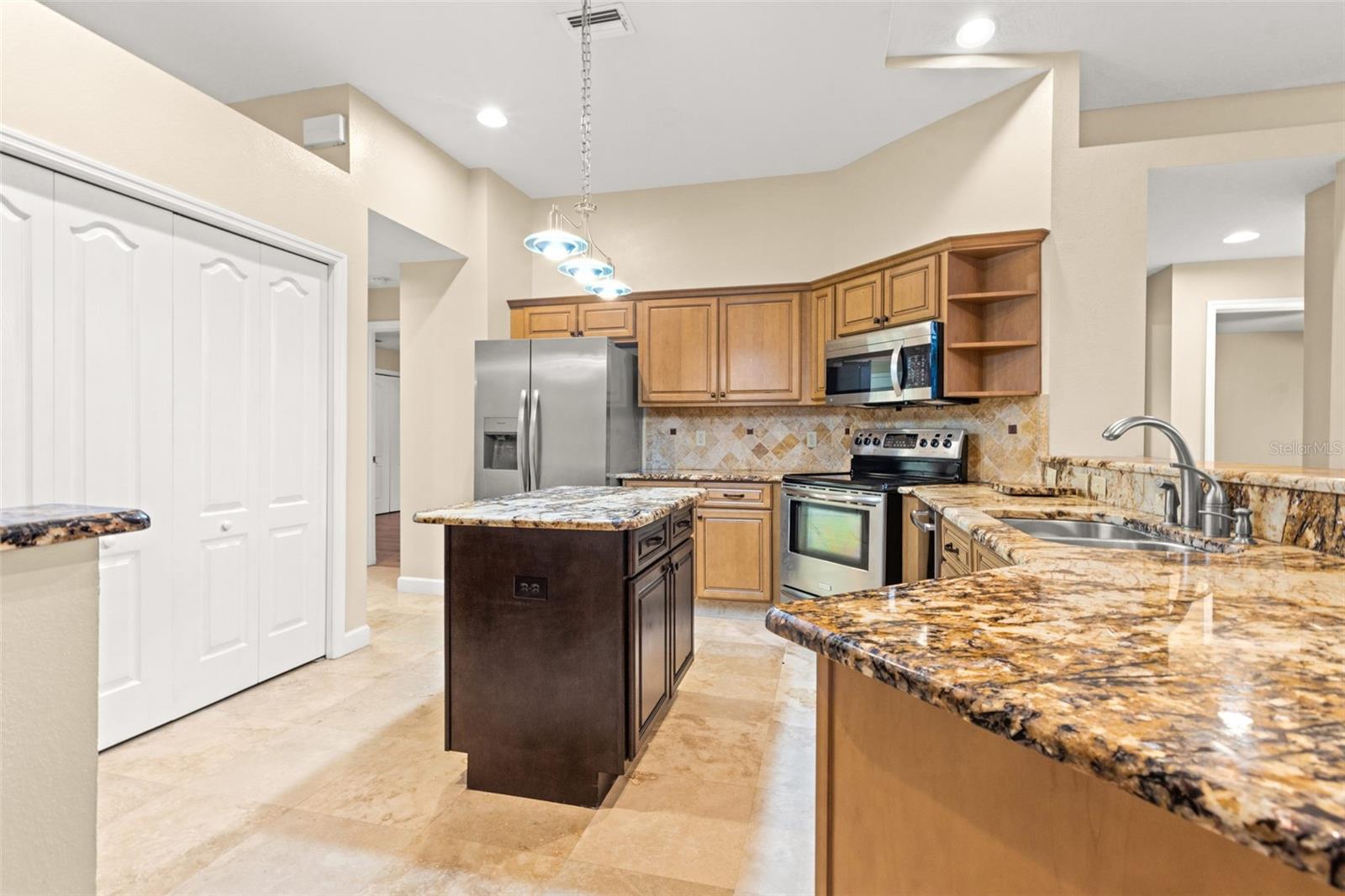 1525 CROOKED STICK DR, VALRICO, FL, 33596