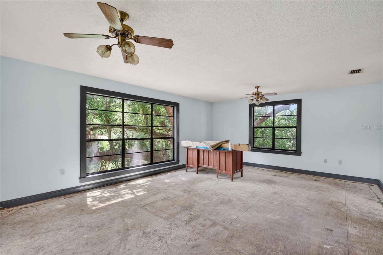 19 E MORNINGVIEW DR, EUSTIS, FL, 32726