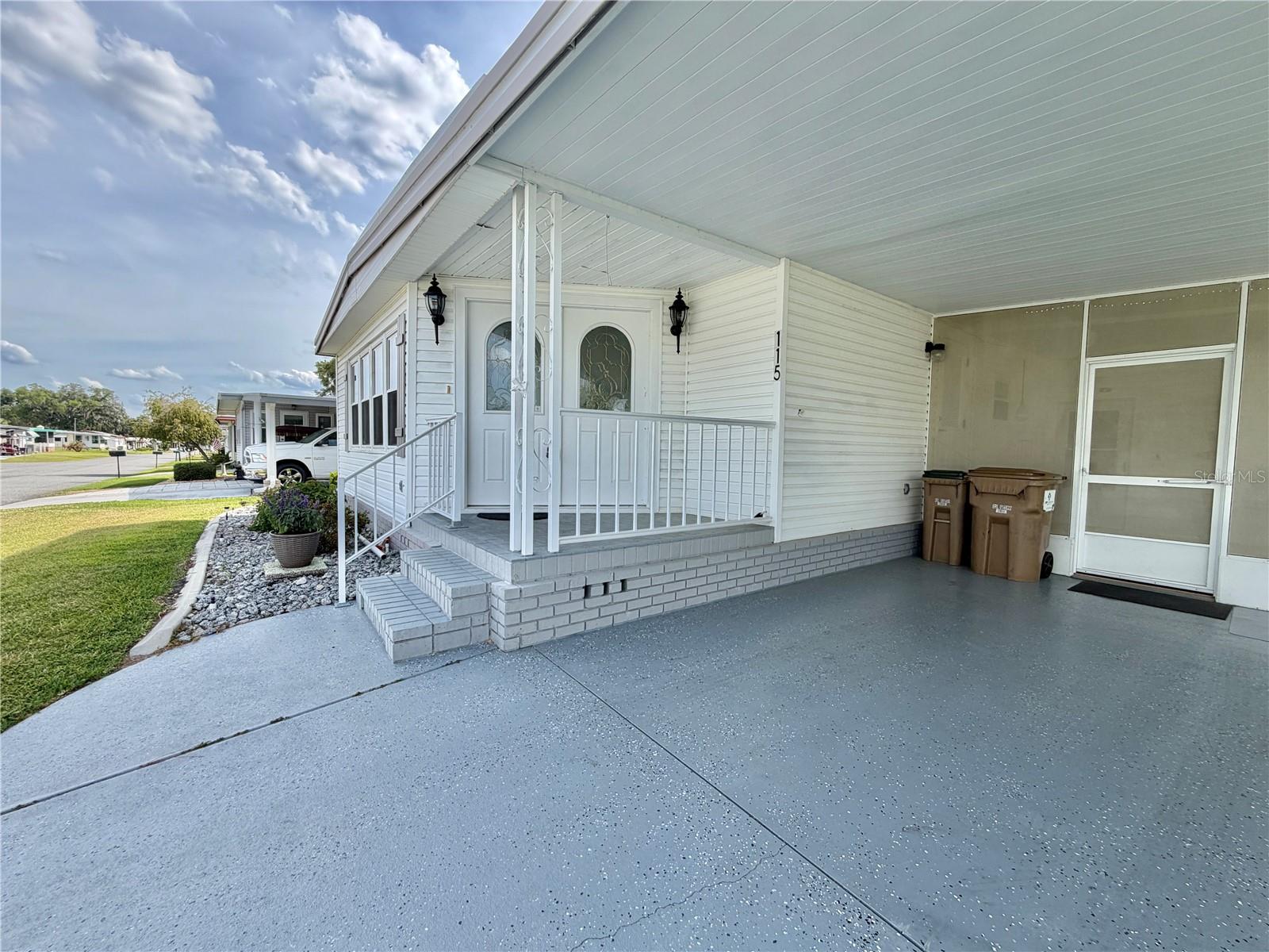 115 BOUGAINVILLEA DR, LEESBURG, FL, 34748