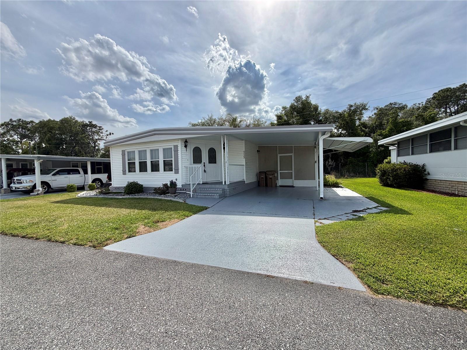 115 BOUGAINVILLEA DR, LEESBURG, FL, 34748
