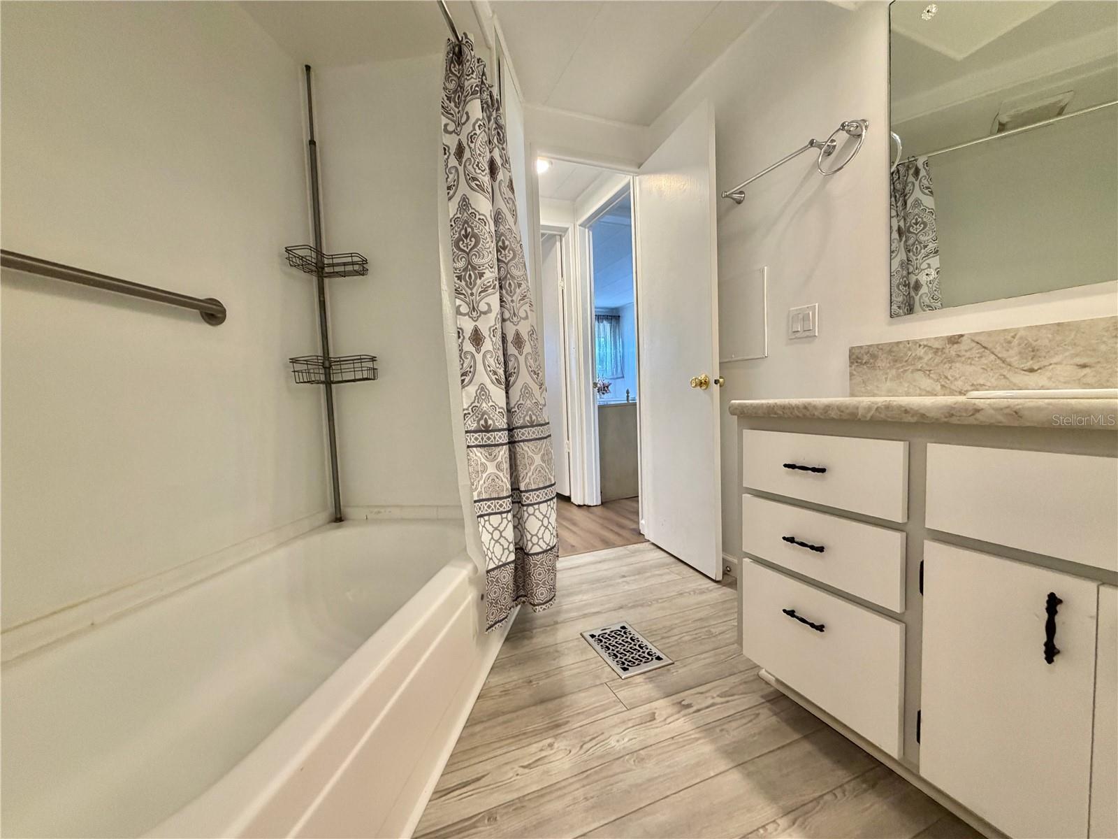 115 BOUGAINVILLEA DR, LEESBURG, FL, 34748