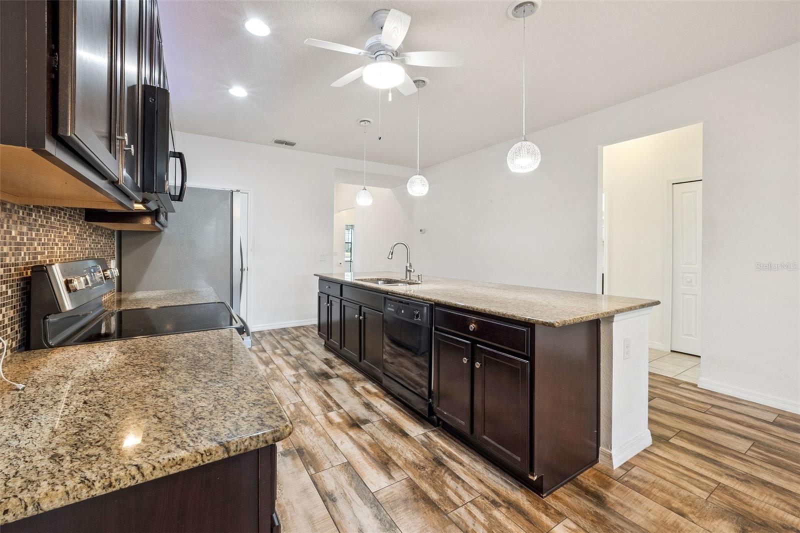 9131 CHANDLER DR, GROVELAND, FL, 34736