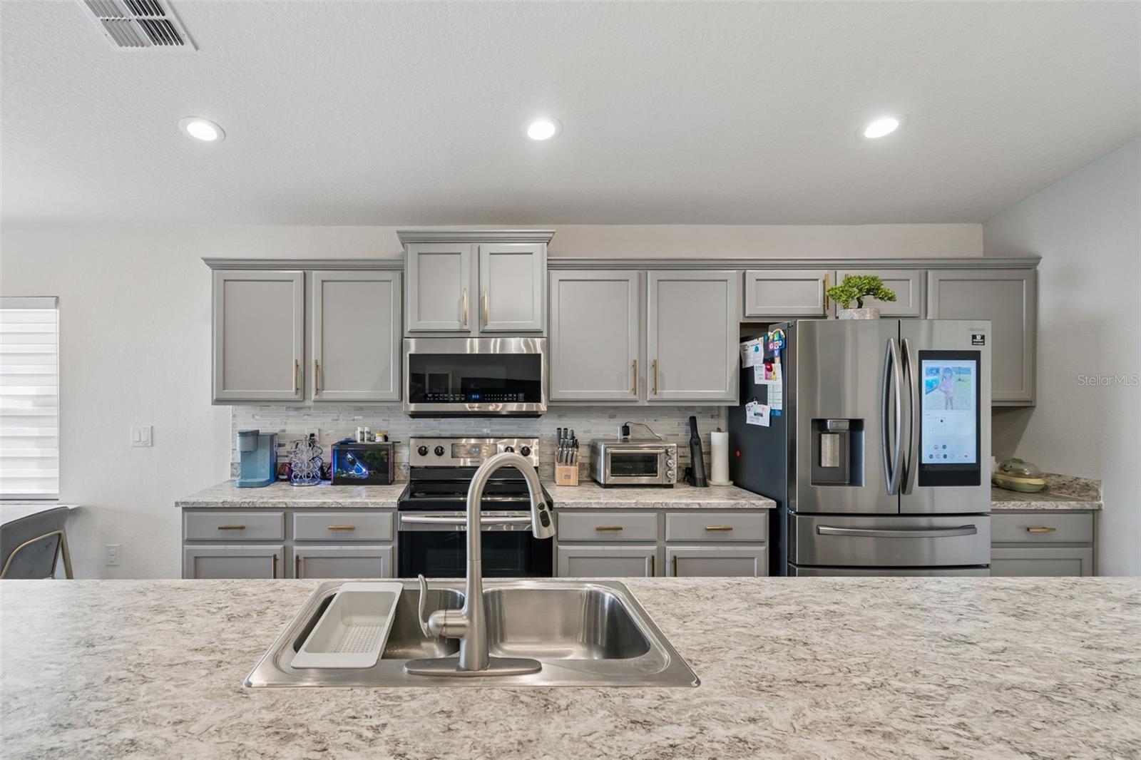7011 GIDEON CIR, ZEPHYRHILLS, FL, 33541