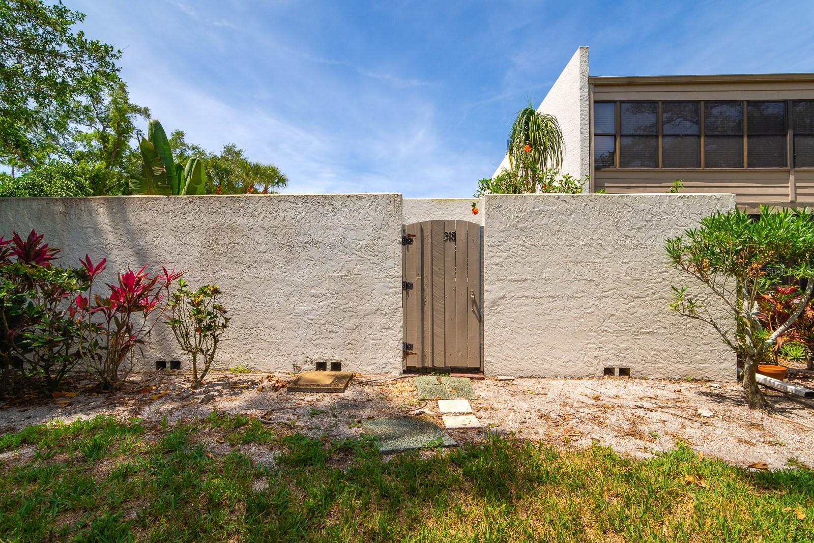 318 TIMBERLAKE DR, BRADENTON, FL, 34210