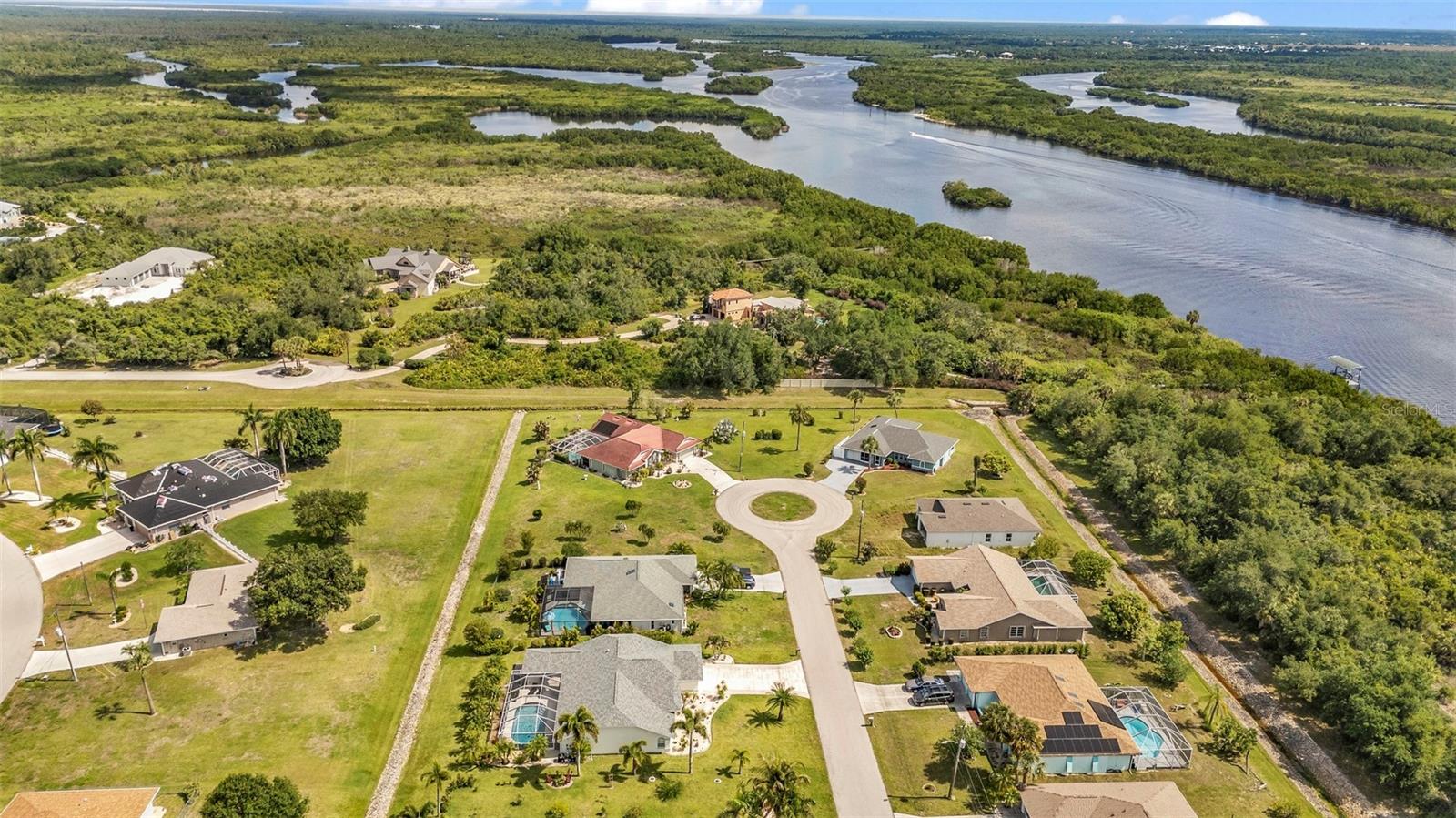 303 PARAMARIBO ST, PUNTA GORDA, FL, 33983