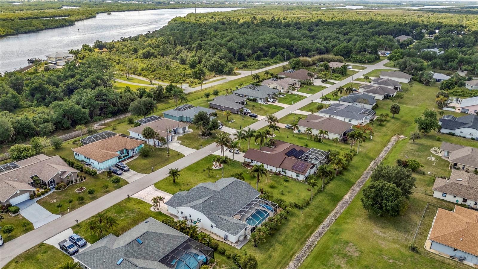 303 PARAMARIBO ST, PUNTA GORDA, FL, 33983