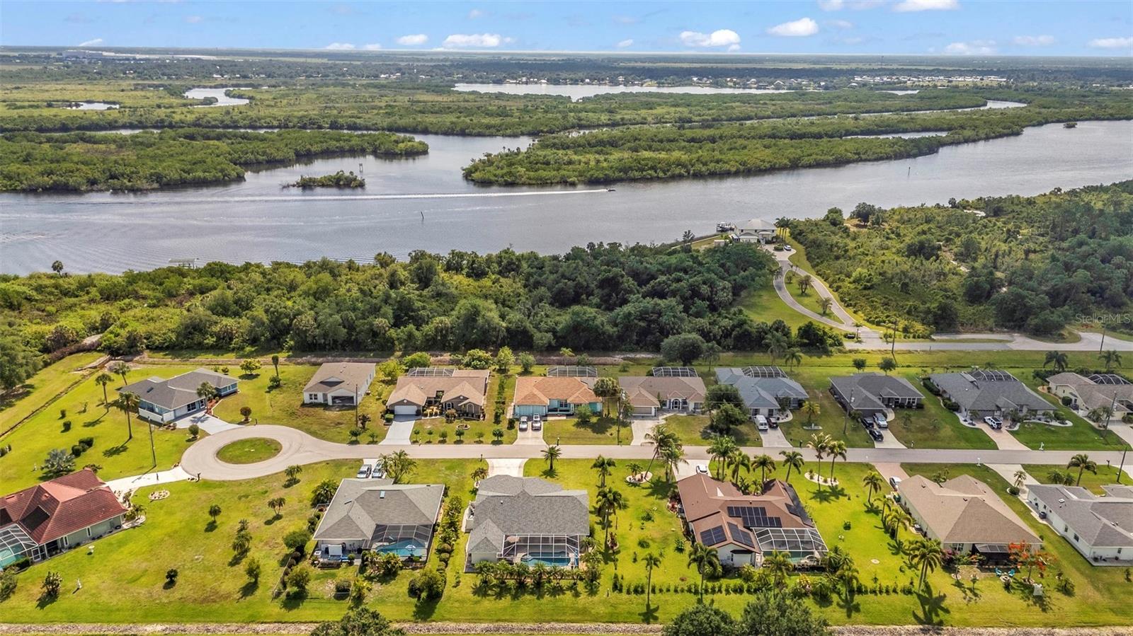 303 PARAMARIBO ST, PUNTA GORDA, FL, 33983