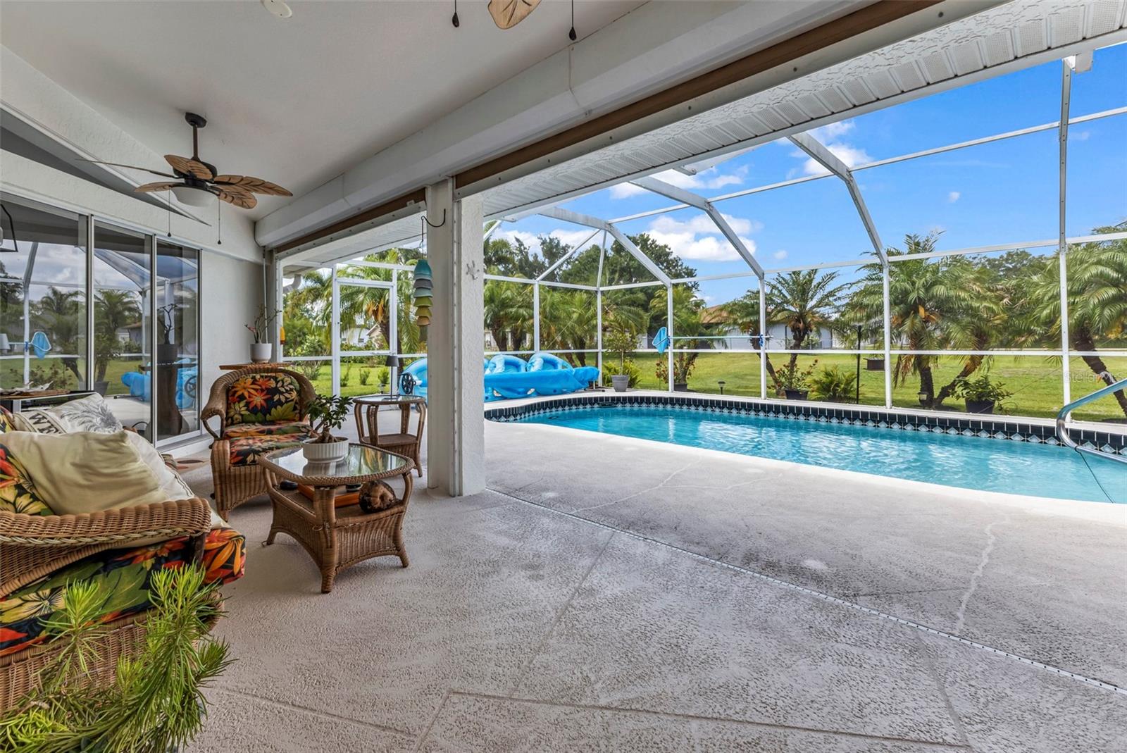 303 PARAMARIBO ST, PUNTA GORDA, FL, 33983