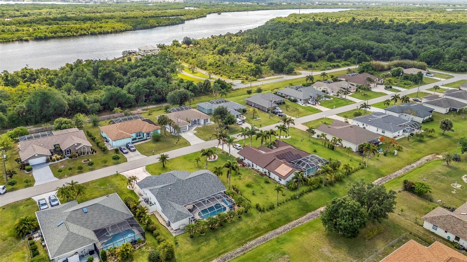 303 PARAMARIBO ST, PUNTA GORDA, FL, 33983