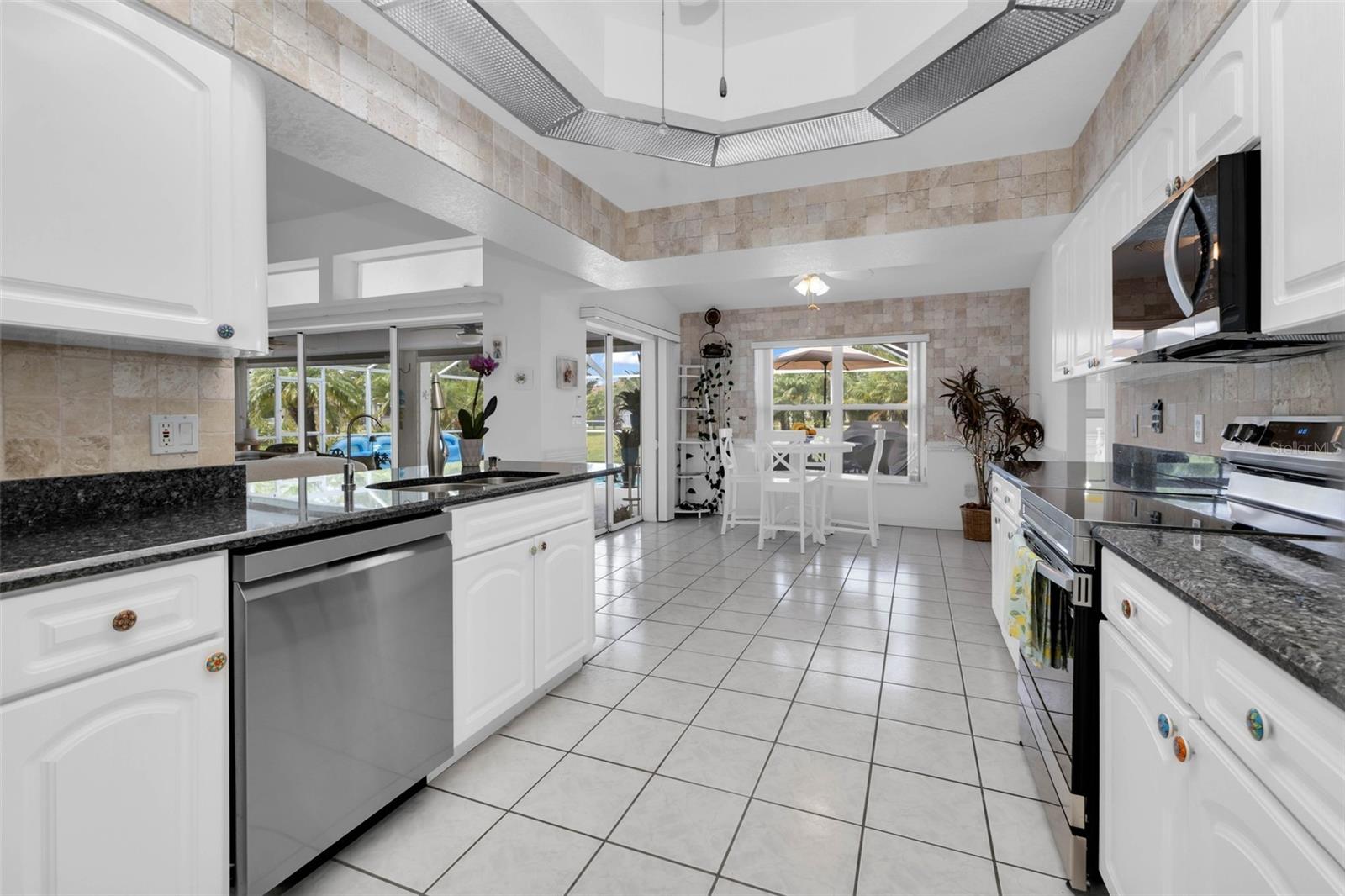 303 PARAMARIBO ST, PUNTA GORDA, FL, 33983