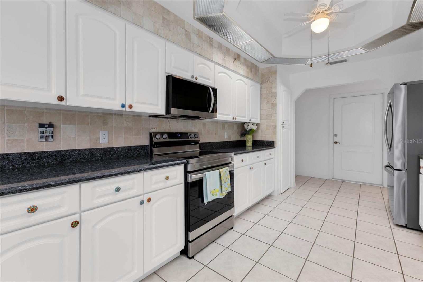 303 PARAMARIBO ST, PUNTA GORDA, FL, 33983