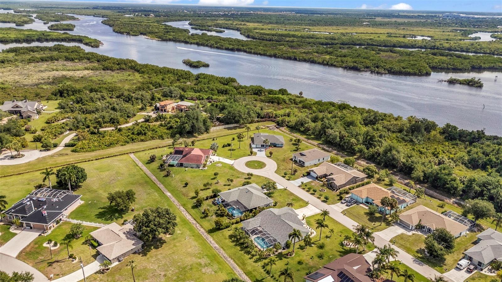 303 PARAMARIBO ST, PUNTA GORDA, FL, 33983