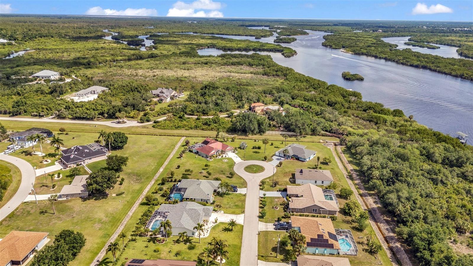 303 PARAMARIBO ST, PUNTA GORDA, FL, 33983