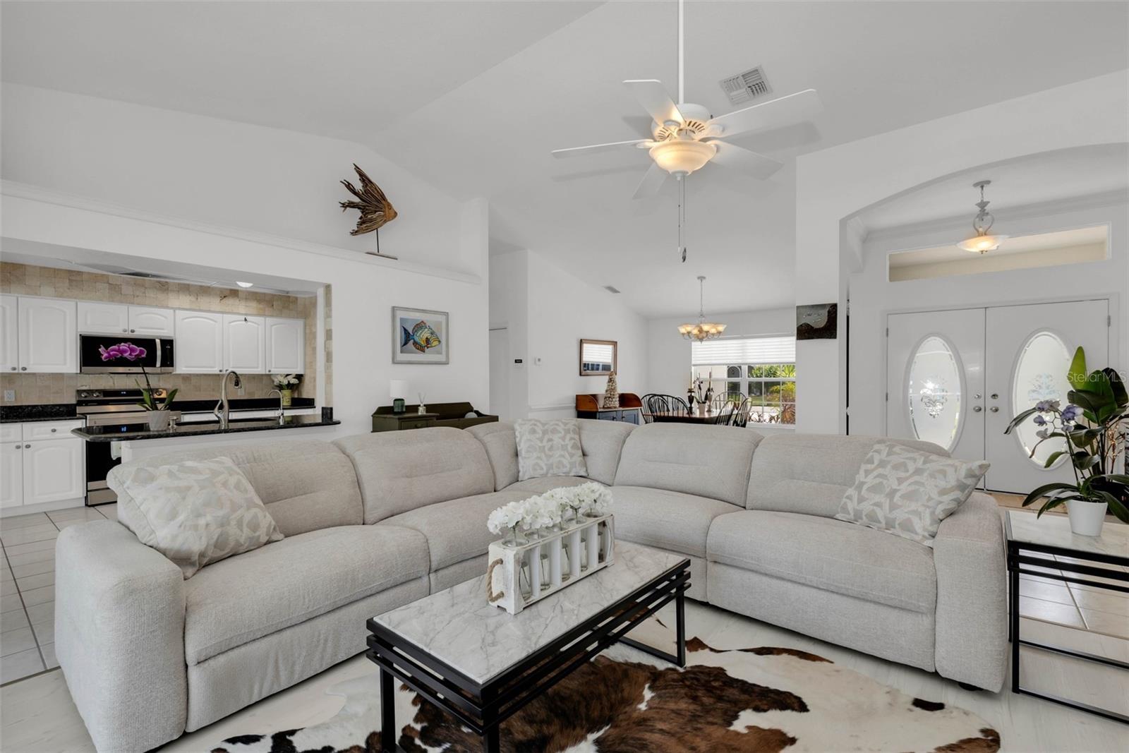 303 PARAMARIBO ST, PUNTA GORDA, FL, 33983