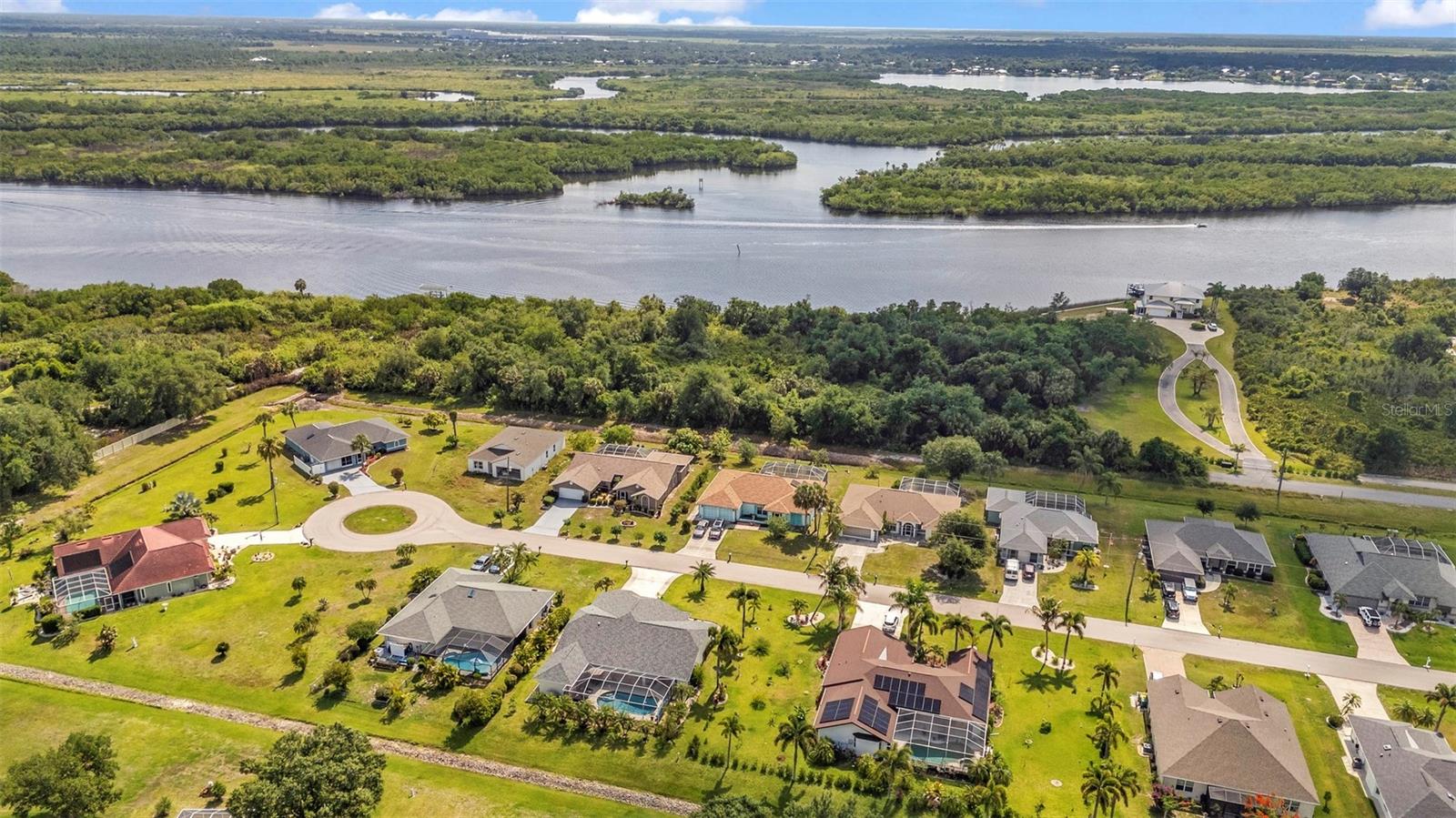 303 PARAMARIBO ST, PUNTA GORDA, FL, 33983