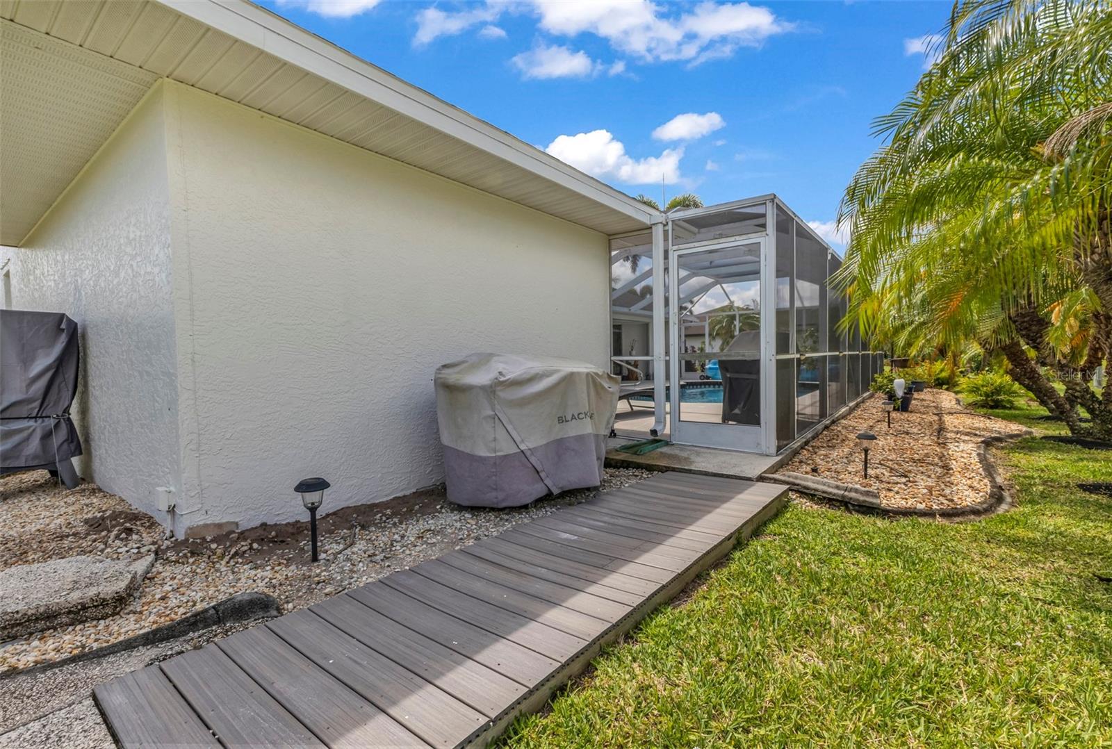 303 PARAMARIBO ST, PUNTA GORDA, FL, 33983