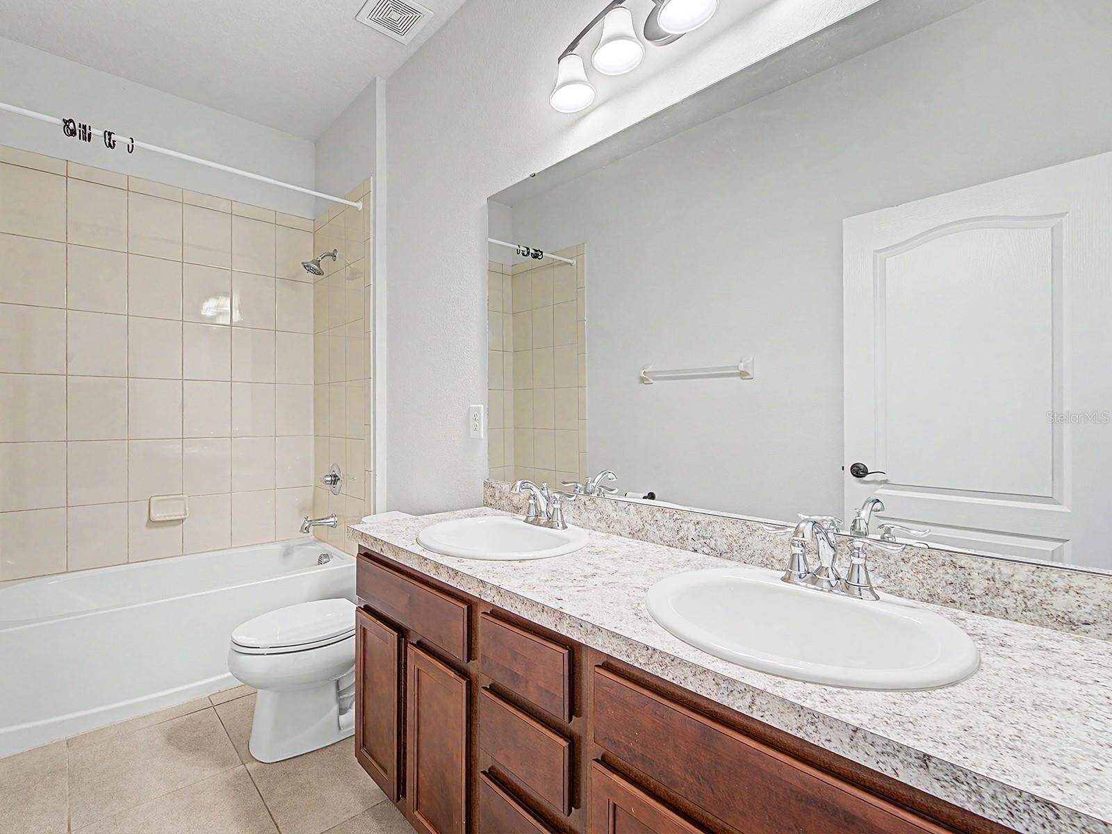 11626 LAKE LUCAYA DR, RIVERVIEW, FL, 33579