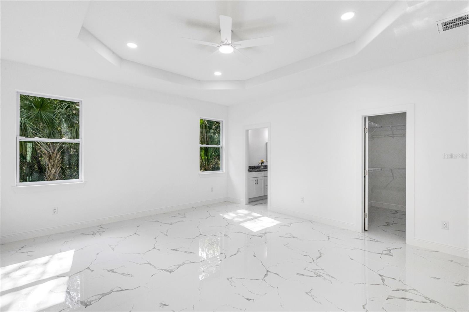 806 W LOWRY LN, TAMPA, FL, 33604