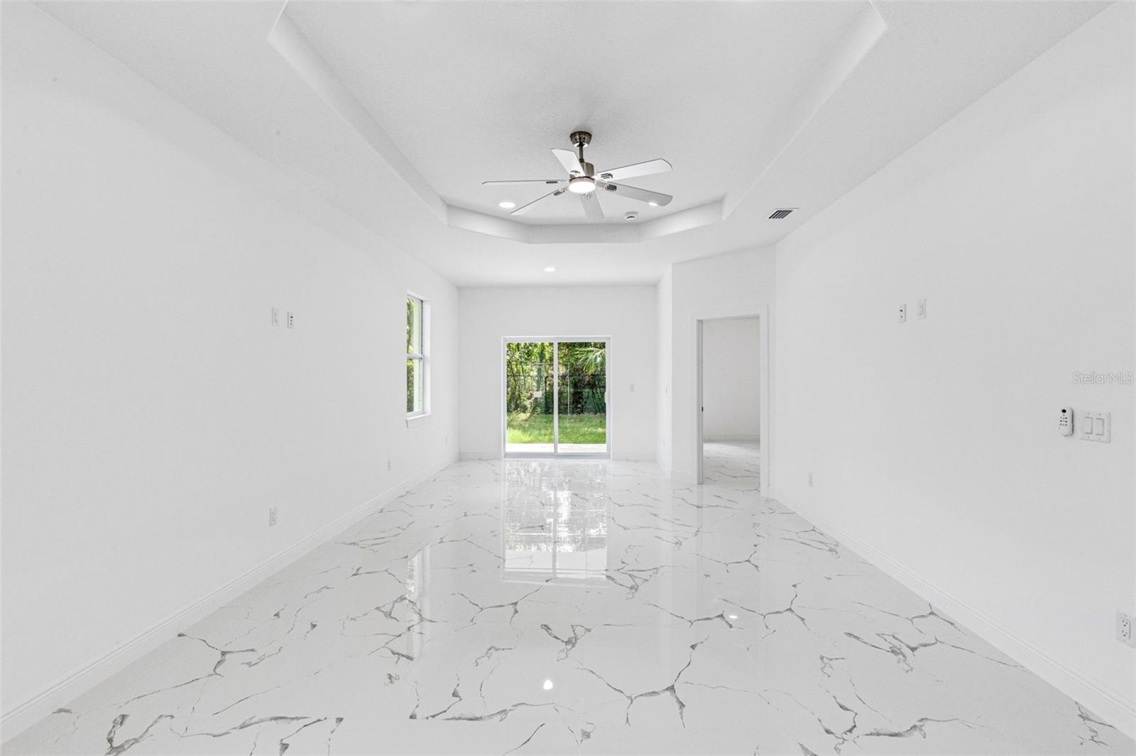 806 W LOWRY LN, TAMPA, FL, 33604