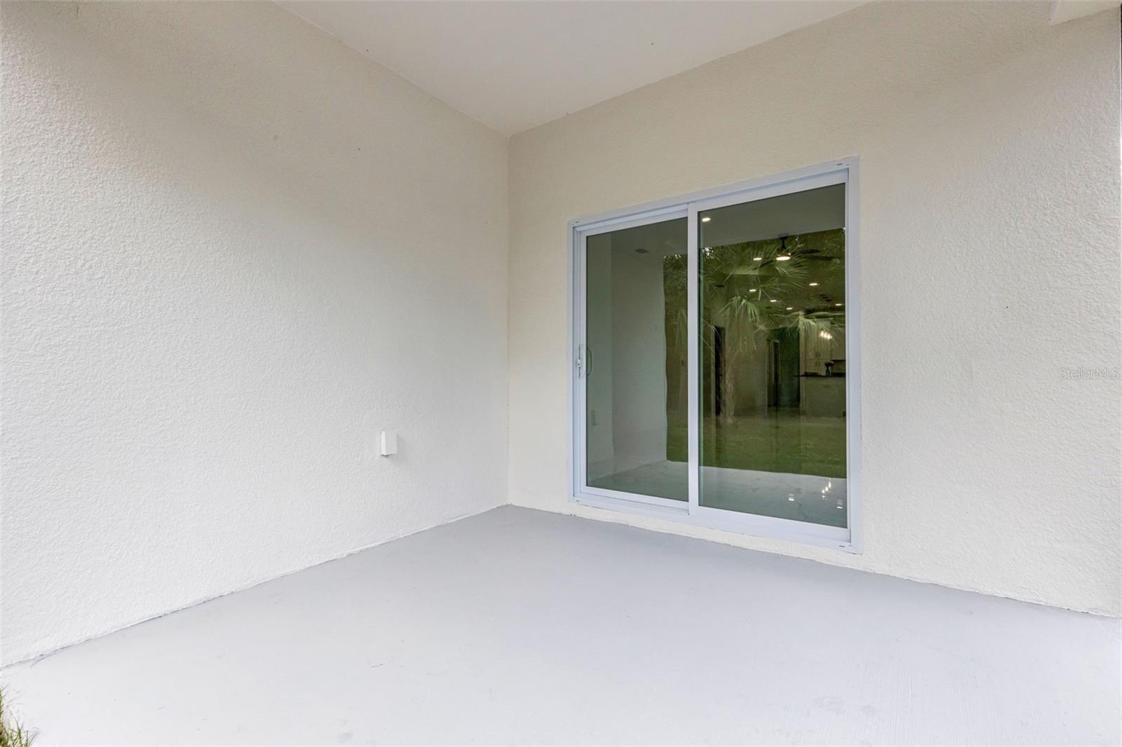 806 W LOWRY LN, TAMPA, FL, 33604