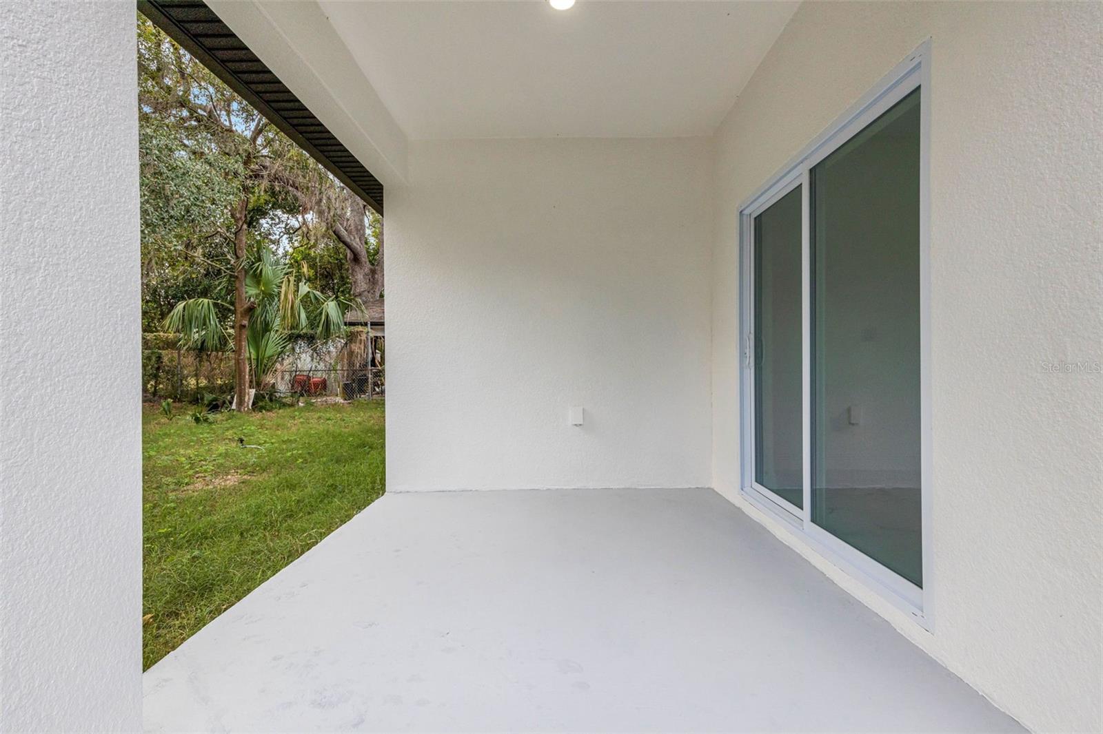 806 W LOWRY LN, TAMPA, FL, 33604