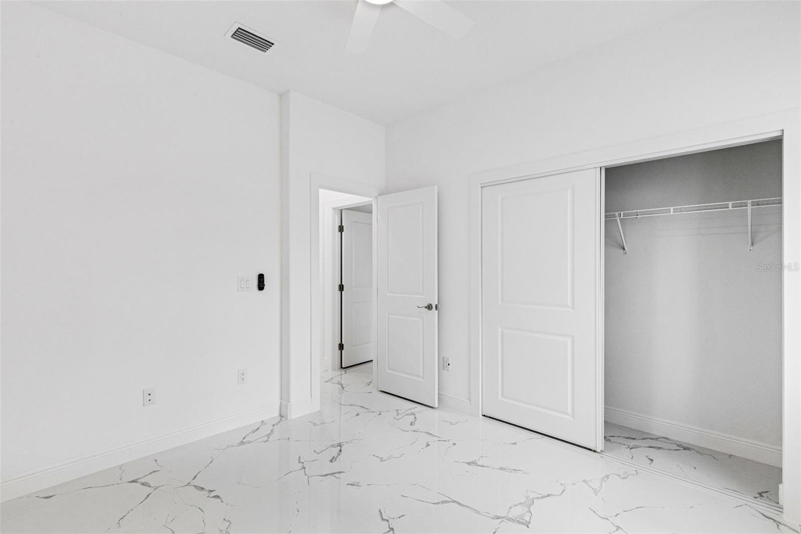 806 W LOWRY LN, TAMPA, FL, 33604