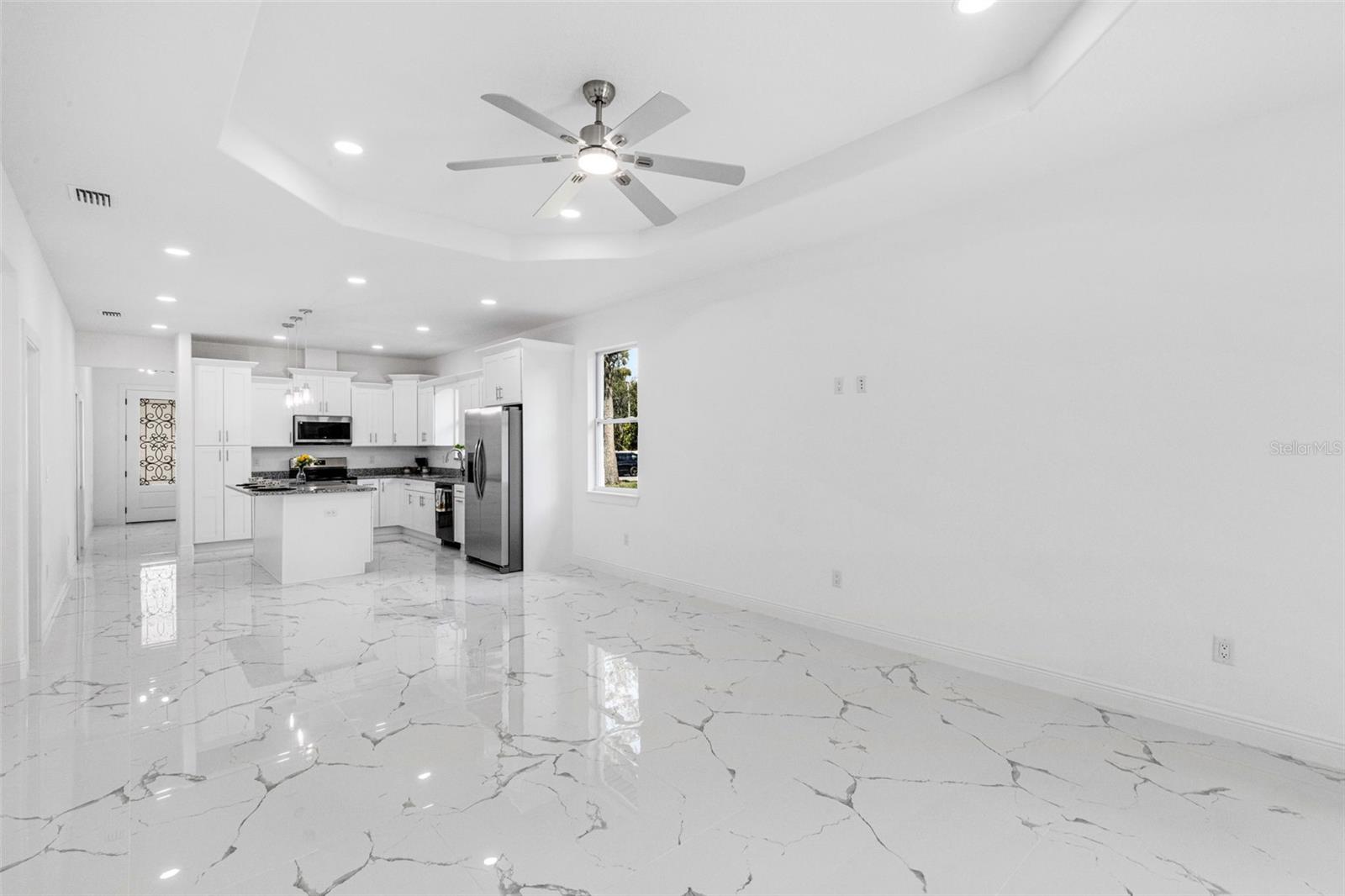 806 W LOWRY LN, TAMPA, FL, 33604
